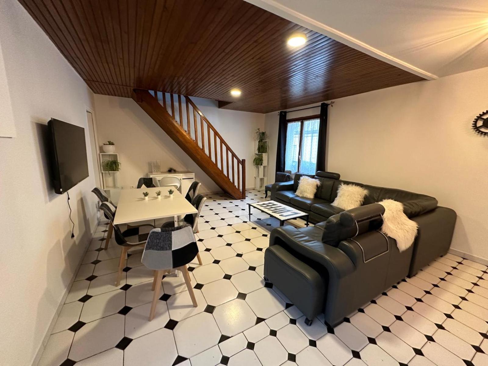 Agreable Appartement Dans Une Maison Σαιν-Ντενί Εξωτερικό φωτογραφία