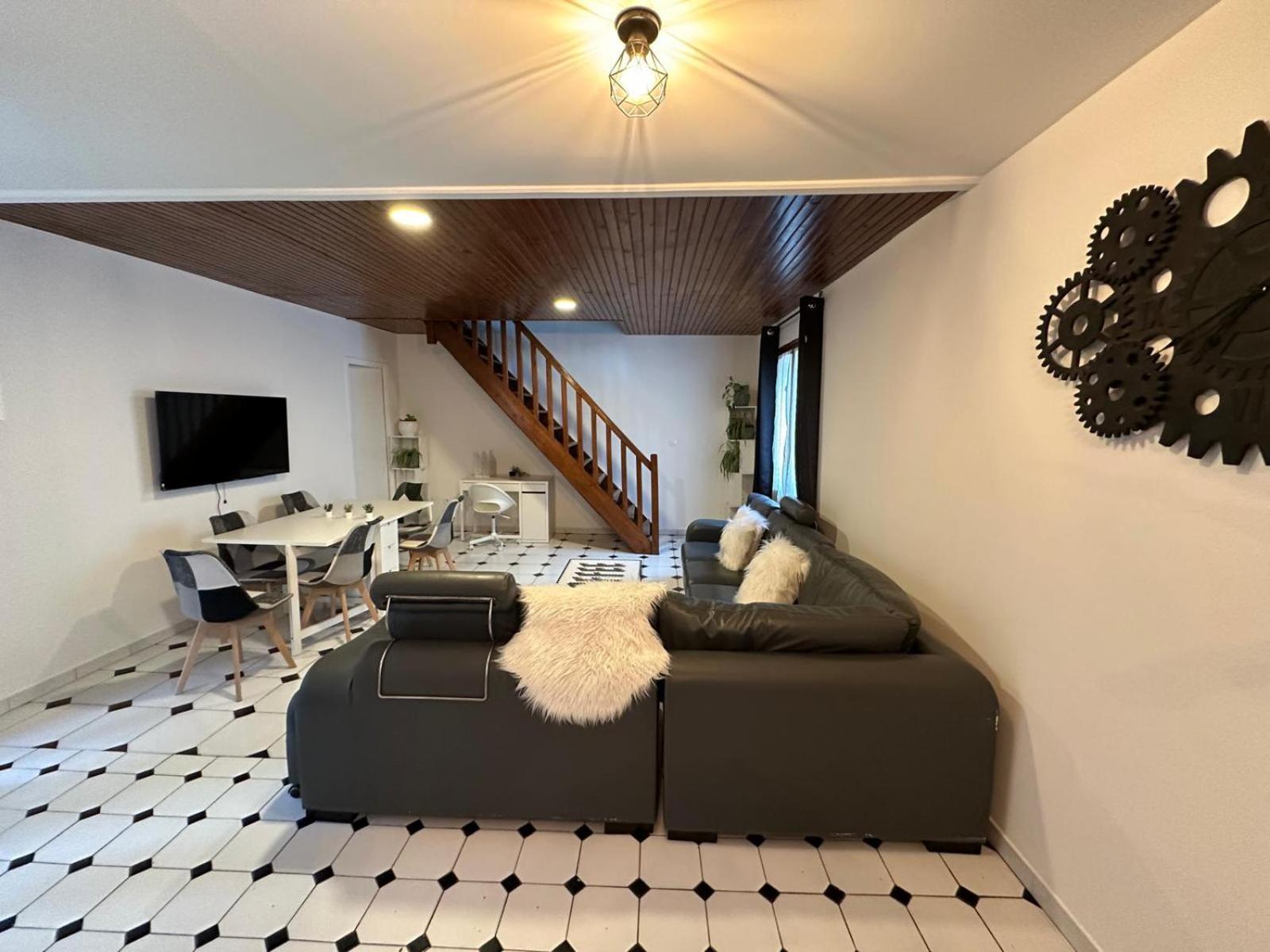 Agreable Appartement Dans Une Maison Σαιν-Ντενί Εξωτερικό φωτογραφία